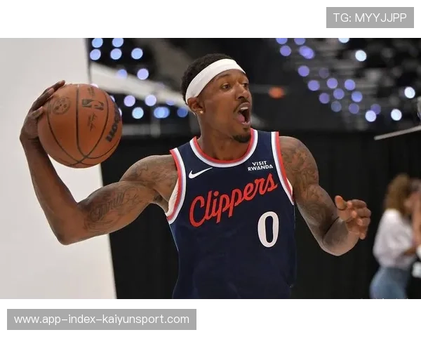 新疆男篮签下前快船后卫蒂龙华莱士助力新赛季重塑后场核心 新疆男篮签下前快船后卫蒂龙华莱士助力新赛季重塑后场核心