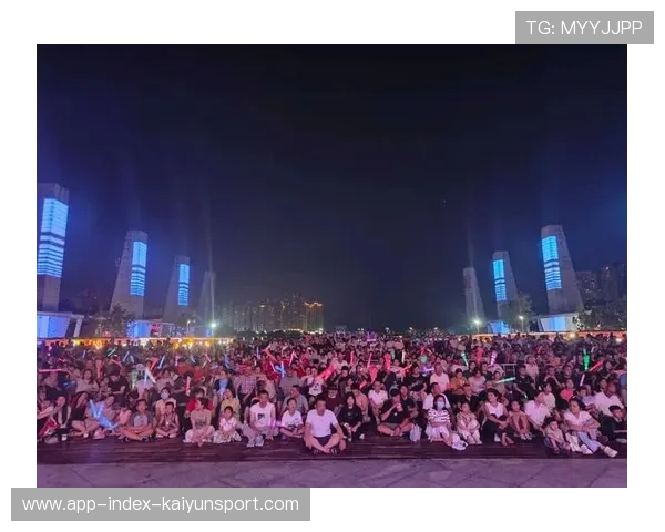 球迷赛场外举办多国美食节共享激情盛宴营造热烈观赛氛围 球迷赛场外举办多国美食节共享激情盛宴营造热烈观赛氛围