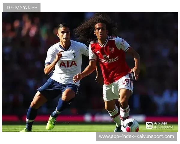 桑德兰与阿森纳赛季初期实力对比分析揭示两队发展潜力与挑战 桑德兰与阿森纳赛季初期实力对比分析揭示两队发展潜力与挑战