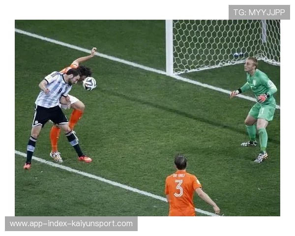 伊瓜因低平球命中打破僵局 伊瓜因低平球命中打破僵局