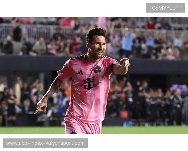 梅西以经典一挑三突破后助攻,全场掌声雷动——从瞬间爆发到日常训练的灵感之旅 梅西以经典一挑三突破后助攻,全场掌声雷动——从瞬间爆发到日常训练的灵感之旅