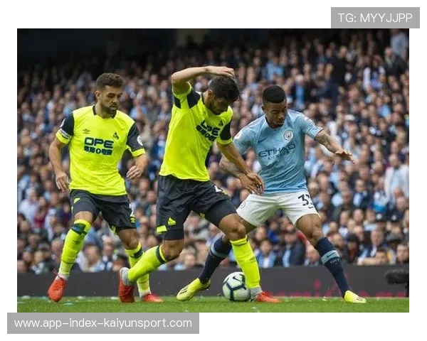 哈德斯菲尔德拼抢强度得到提升