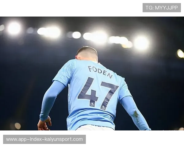 曼城肋部渗透极其顺畅,福登抽射偏