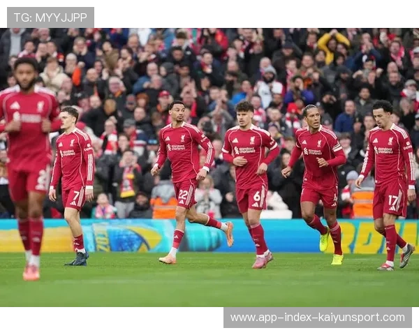 英超-萨拉赫破门赫拉芬贝赫建功 利物浦2-0维拉止四连败，萨拉赫连续9场破门 利物浦队史首人
