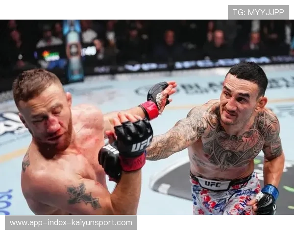 UFC拳手连遭重拳仍站着：坚韧与意志的极致展现