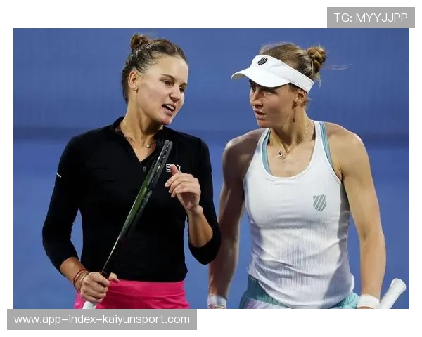 乒乓球滚网球幸运得分惹观众爆笑