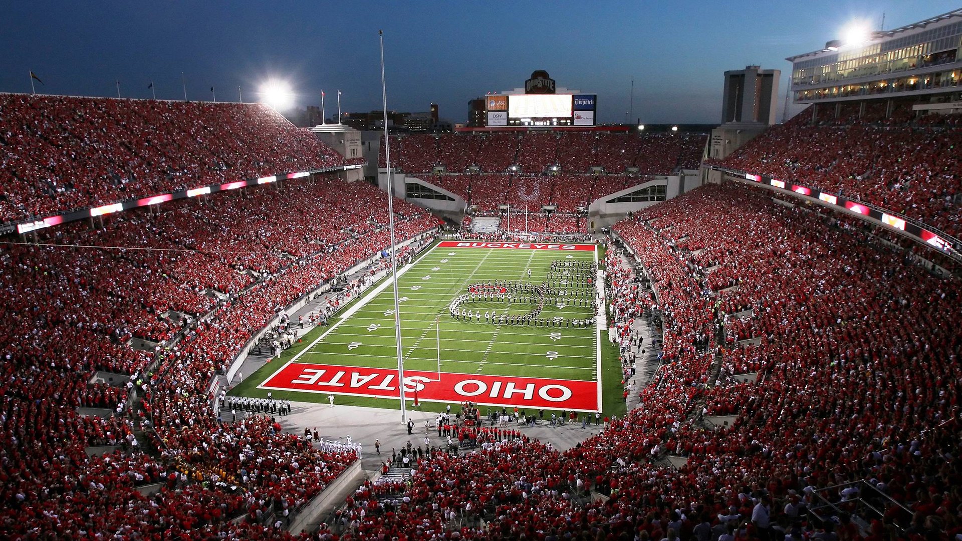 世界足球明星慈善赛吸引关注，世界足球十大明星