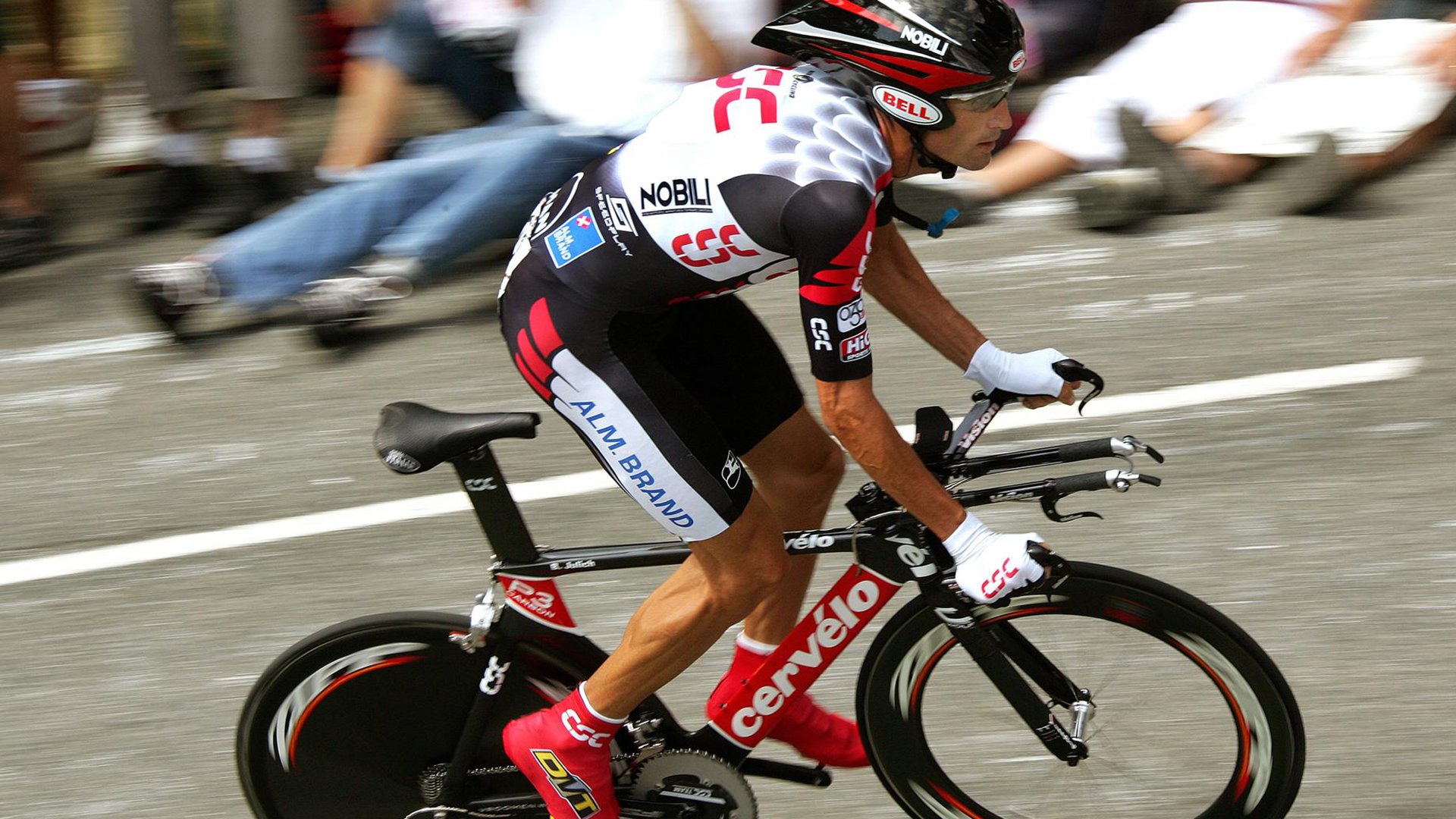 F1摩纳哥大奖赛再次上演雨战 维斯塔潘稳健发挥拿下分站冠军，f1摩纳哥2021正赛